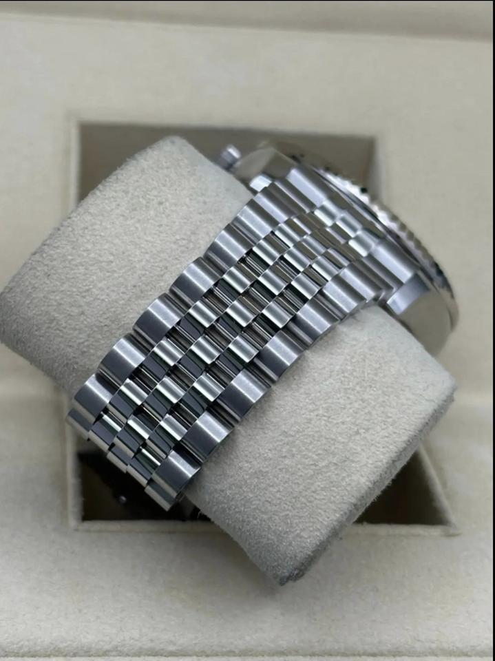 Sky-Dweller automatic luxury watch with black dial and Jubilee bracelet