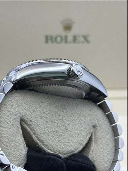 Sky-Dweller automatic luxury watch with black dial and Jubilee bracelet