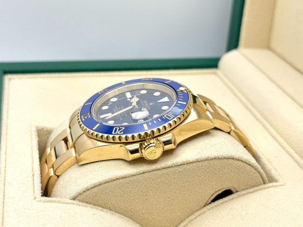 Submariner Date automatic luxury watch with blue dial and blue ceramic bezel
